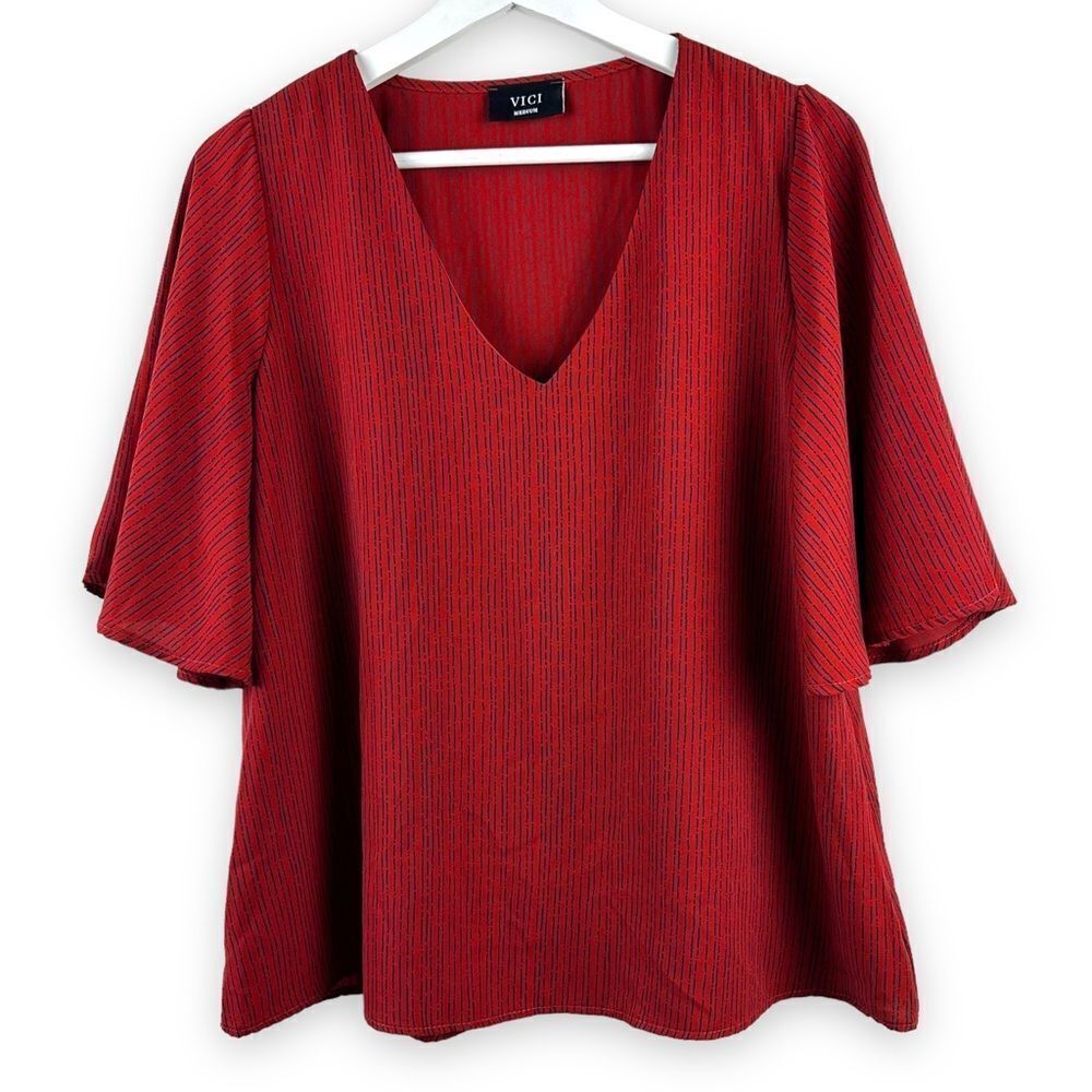 Vici red bell sleeve v-neck top size M‎